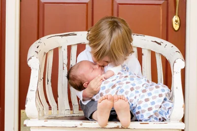 Berceau cododo sécurité normes : guide complet pour protéger bébé en 2026