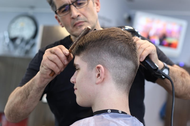 La coupe dégradé homme cheveux long est la tendance imparable de 2026