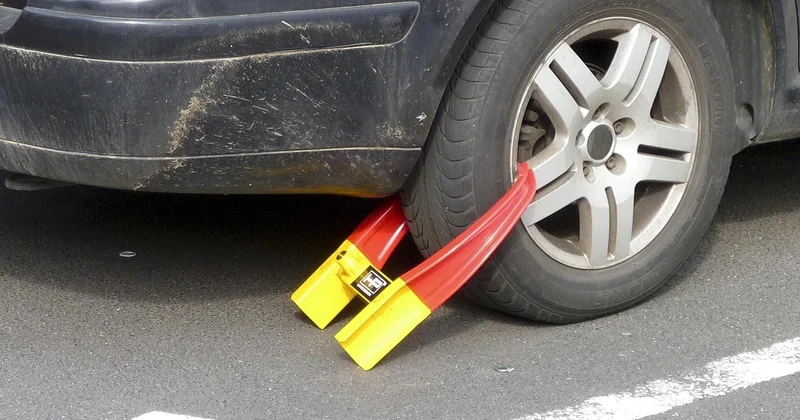 Comparatif honnête : bloque-volant, alarme, traceur, poche anti-relais