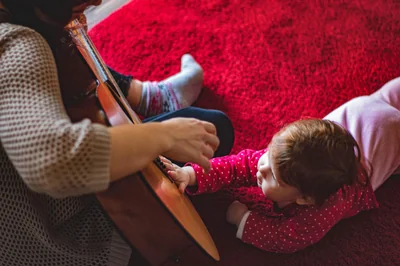 Les meilleurs tapis d'éveil recommandés pour bébé 6 mois en 2026